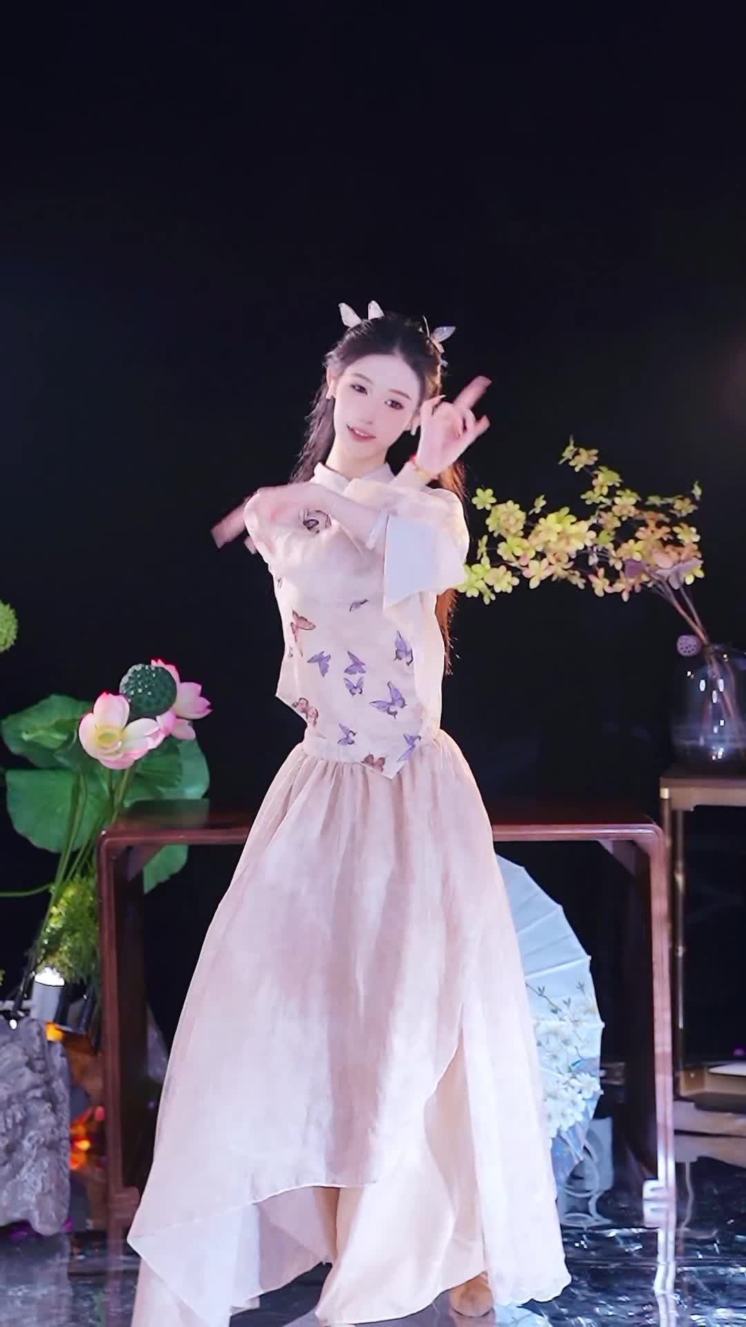 #思思 #抖音 #舞蹈 #中国舞 @ikan_live 2024-11-25