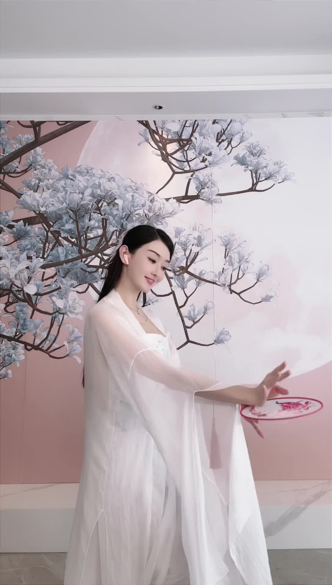 #中国舞_莹莹 #抖音 #舞蹈 #中国舞 @ikan_live 2024-12-13