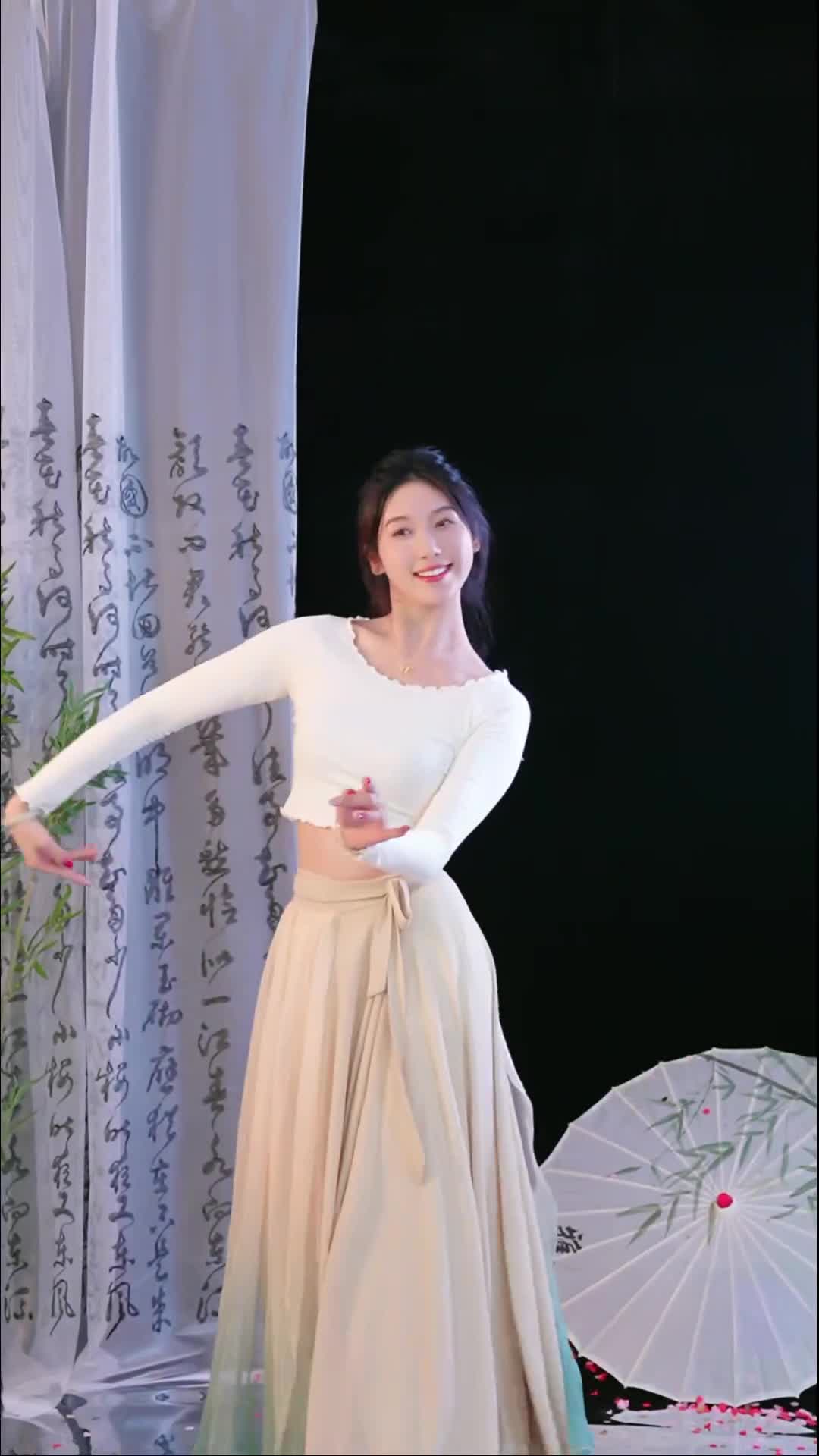 #徐婉婷 #抖音 #舞蹈 #中国舞 @ikan_live 2024-11-19