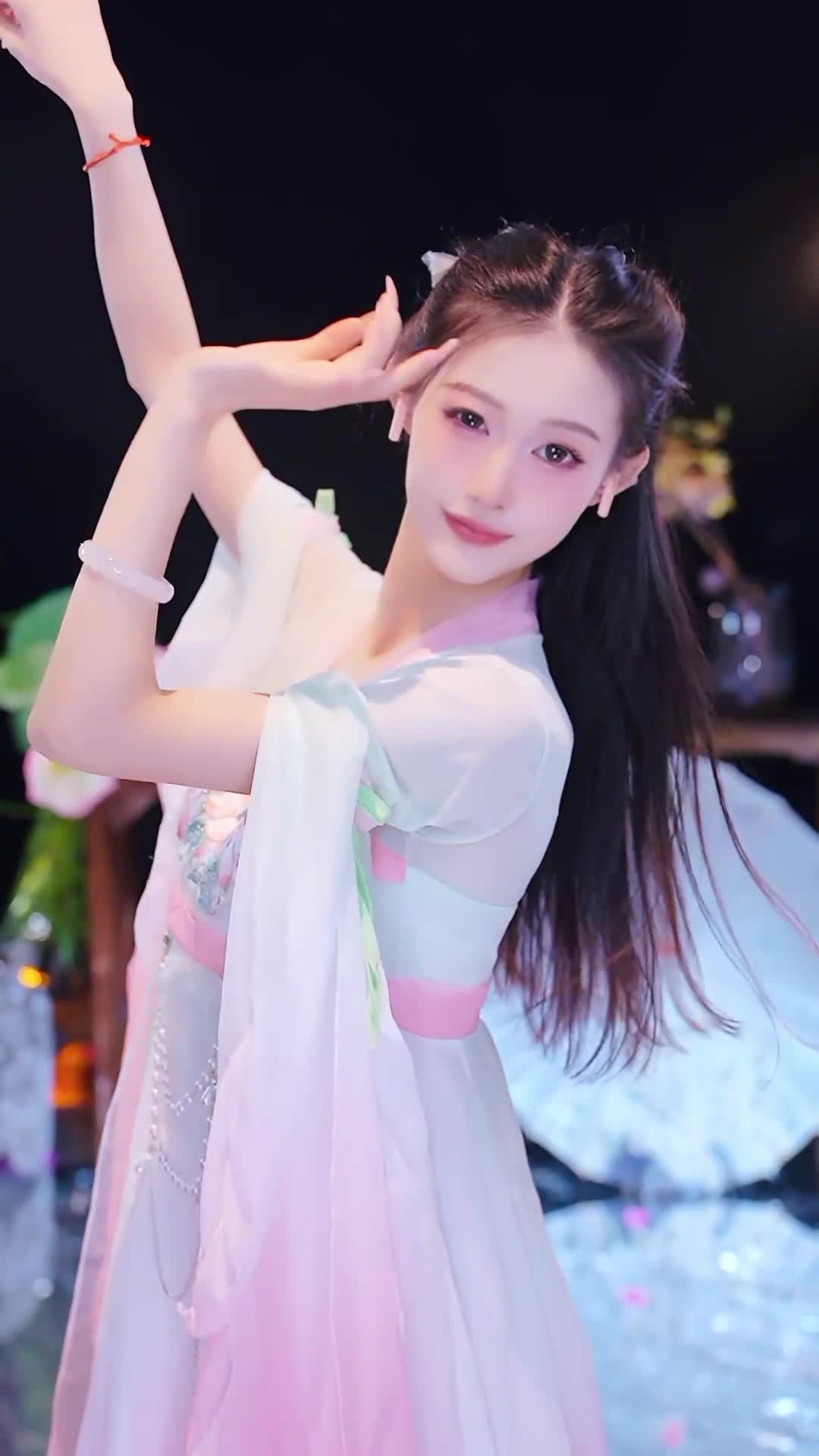 #思思 #抖音 #舞蹈 #中国舞 @ikan_live 2024-11-26