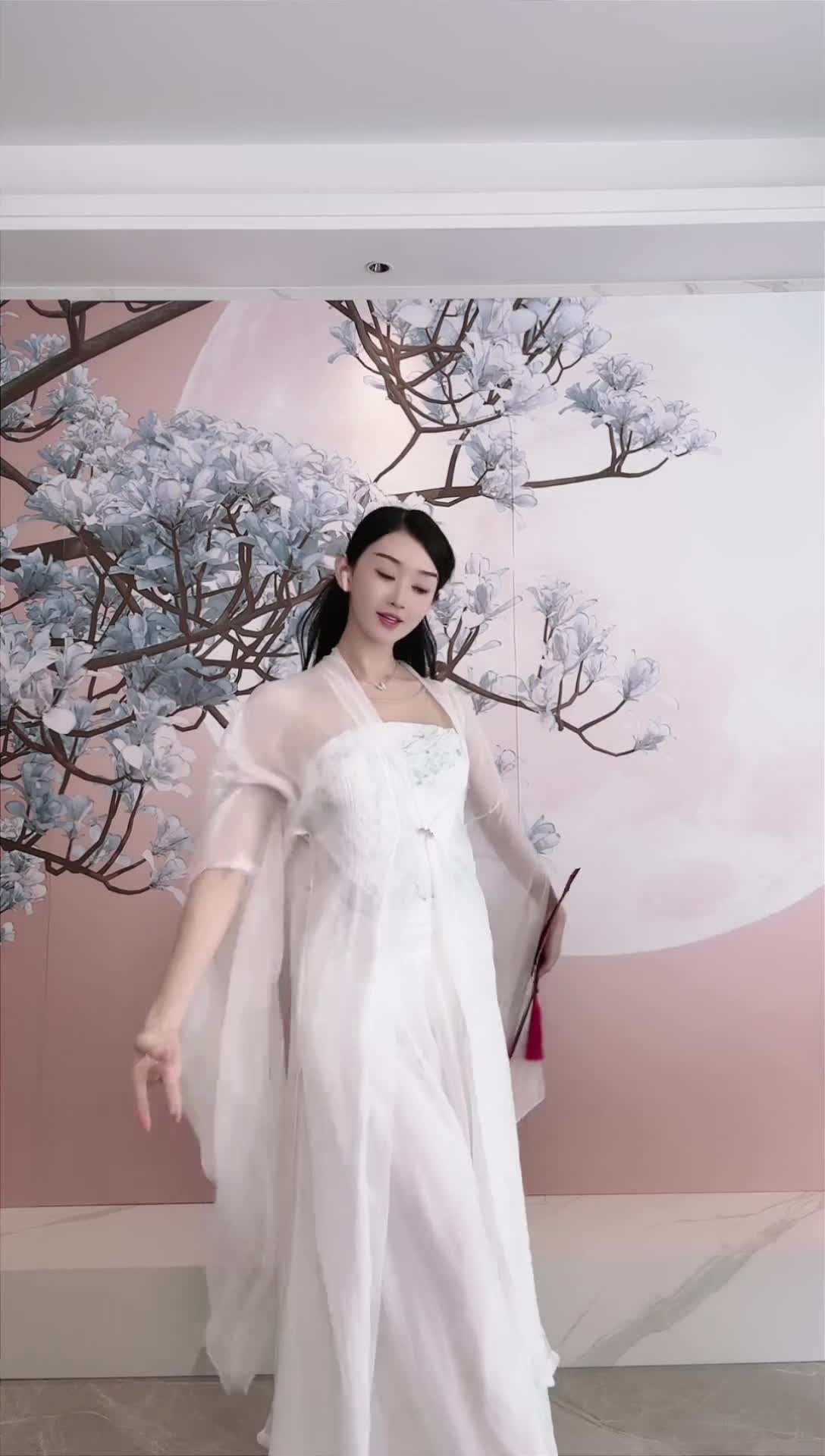 #中国舞_莹莹 #抖音 #舞蹈 #中国舞 @ikan_live 2024-12-13