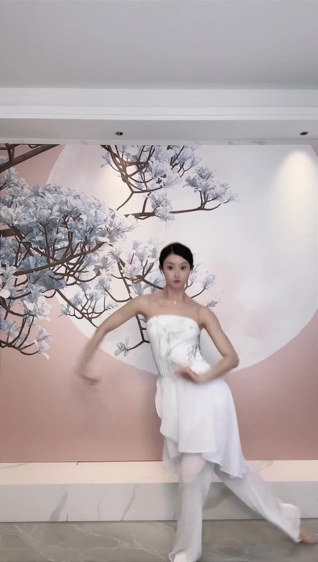 #中国舞_莹莹 #抖音 #舞蹈 #中国舞 @ikan_live 2024-11-19