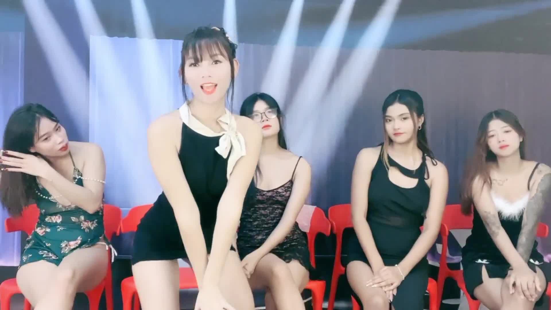 ️ 点击加入VIP观看更多此类视频