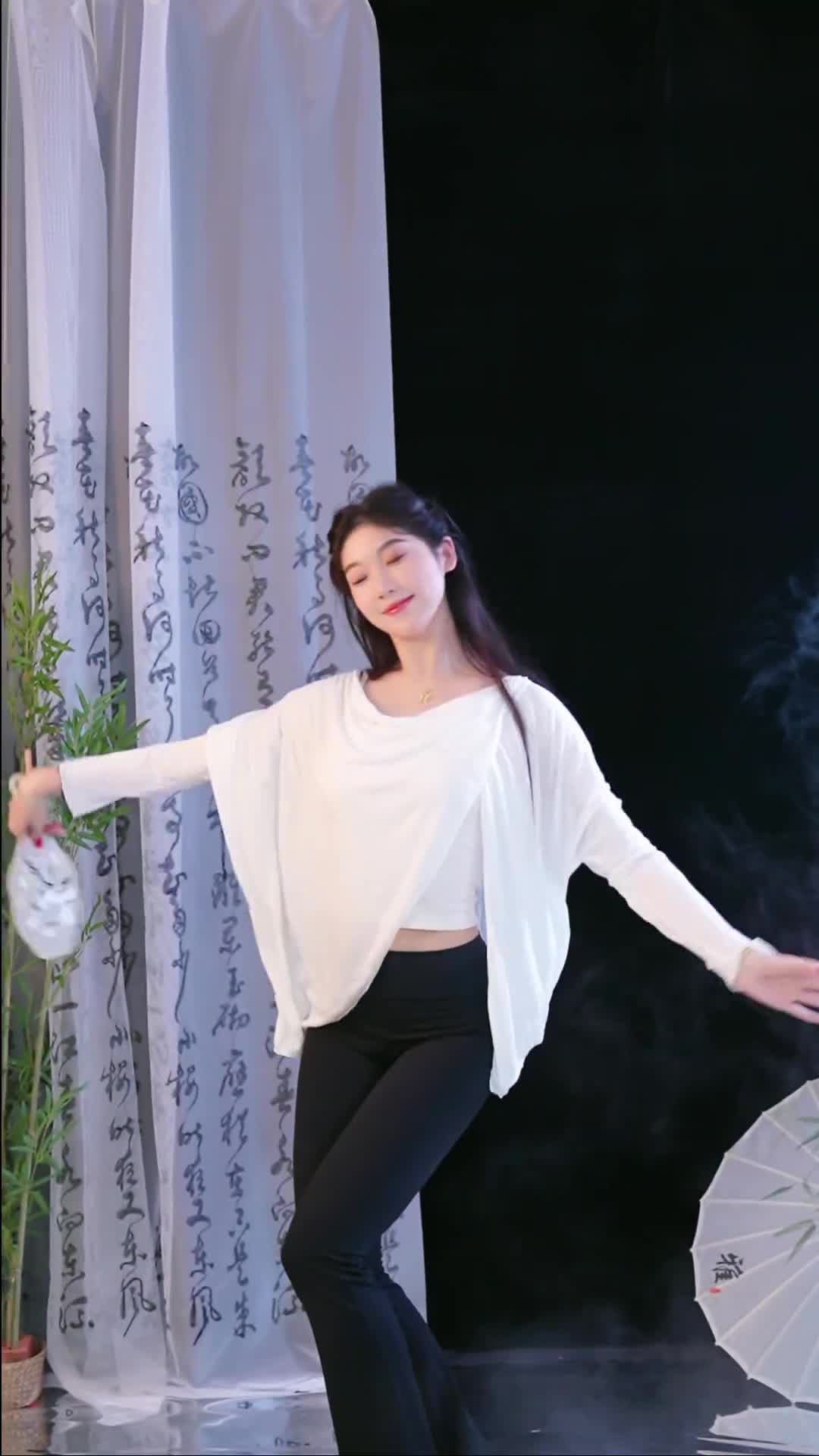 #徐婉婷 #抖音 #舞蹈 #中国舞 @ikan_live 2024-11-20