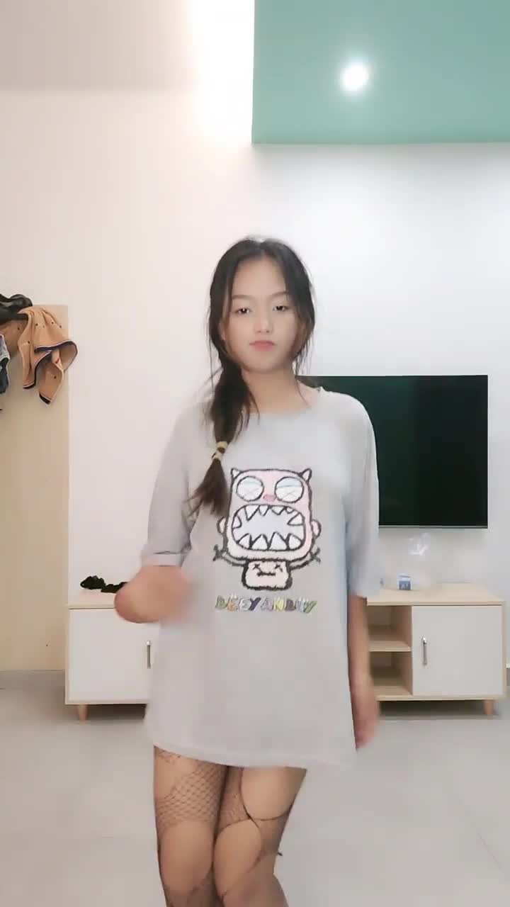 精神小妹直播大秀超超级合集18又是羡慕精神小伙的13天#精神小妹 #直播 #学生我要去给精神小伙当马仔了 可以轮到吗 我去推屁股也行啊