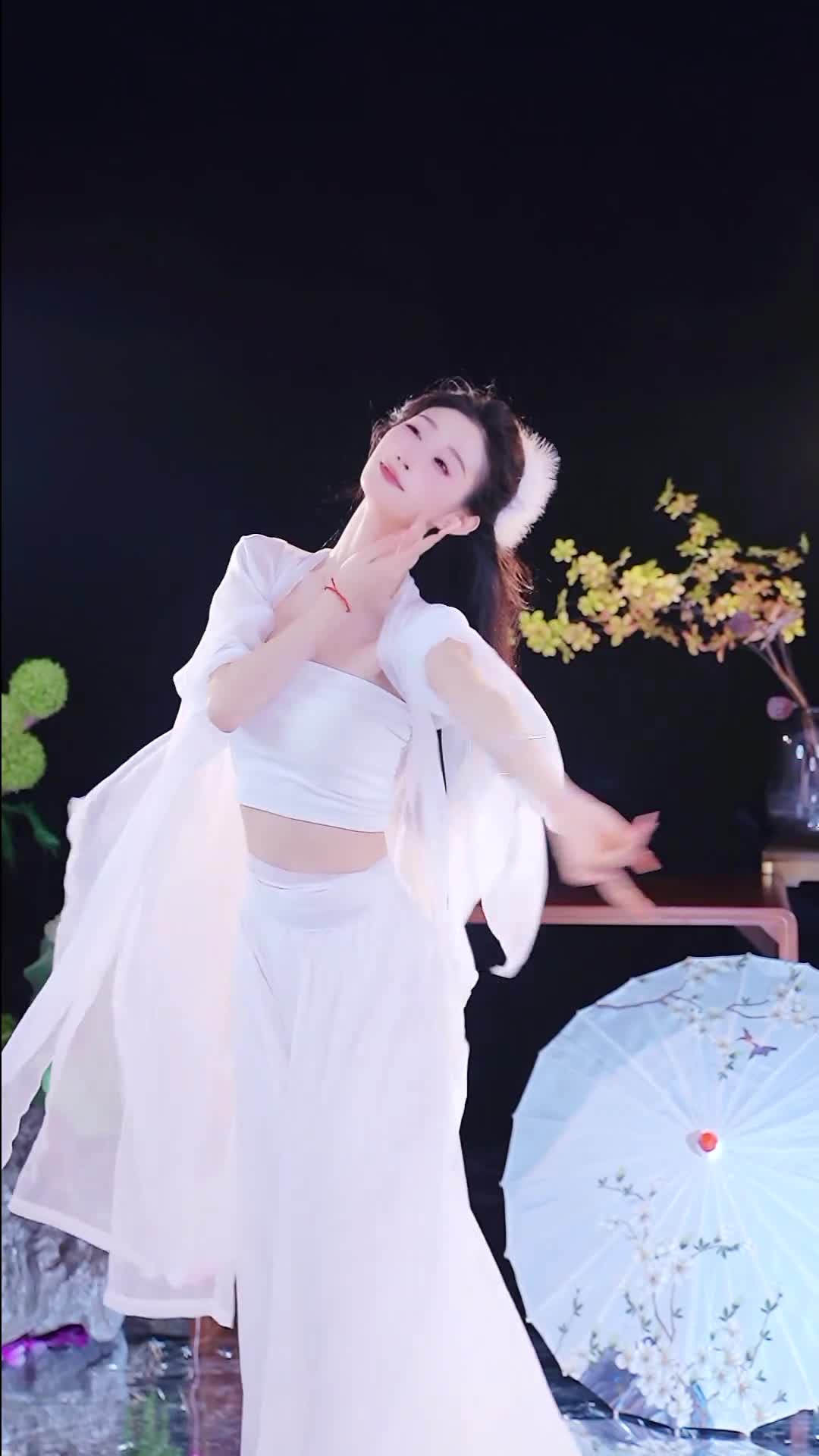 #思思 #抖音 #舞蹈 #中国舞 @ikan_live 2024-11-15