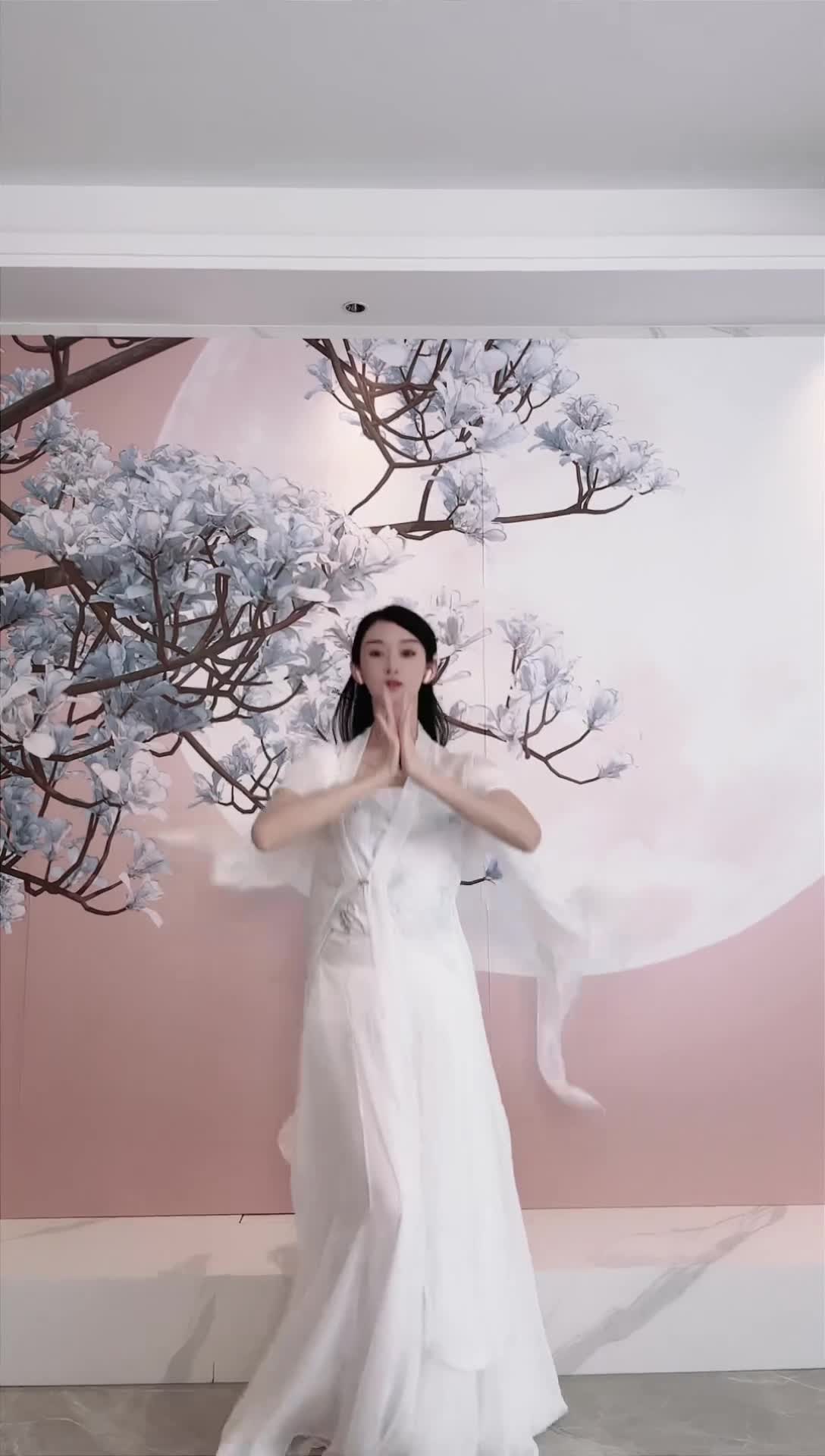 #中国舞_莹莹 #抖音 #舞蹈 #中国舞 @ikan_live 2024-12-13