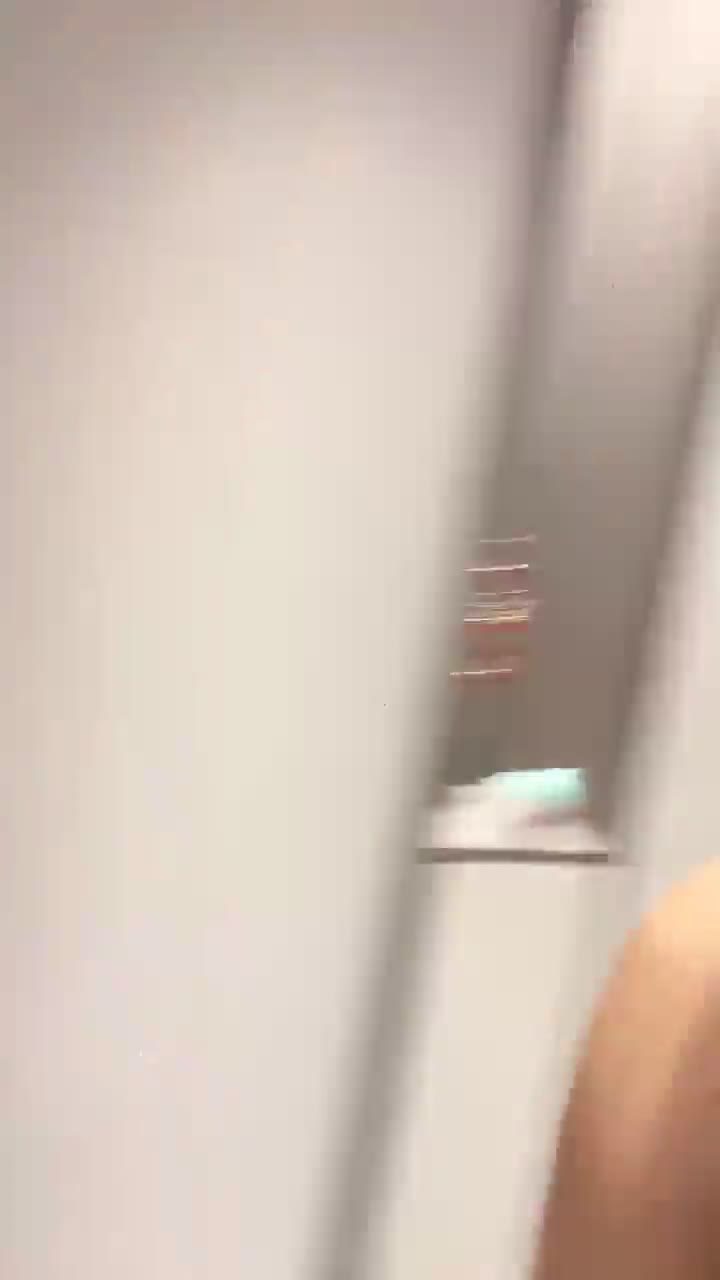 群主最后的三部存量了黑发早期花臂黄毛精神小妹和她姐妹直播热舞！她们的视频很杂 可以会重发 看着好骚啊 纹身白虎 叠满了 她好像在七彩直播 #精神小妹 #直播 #花臂 #纹身 她们叫 #18岁纯情妹妹