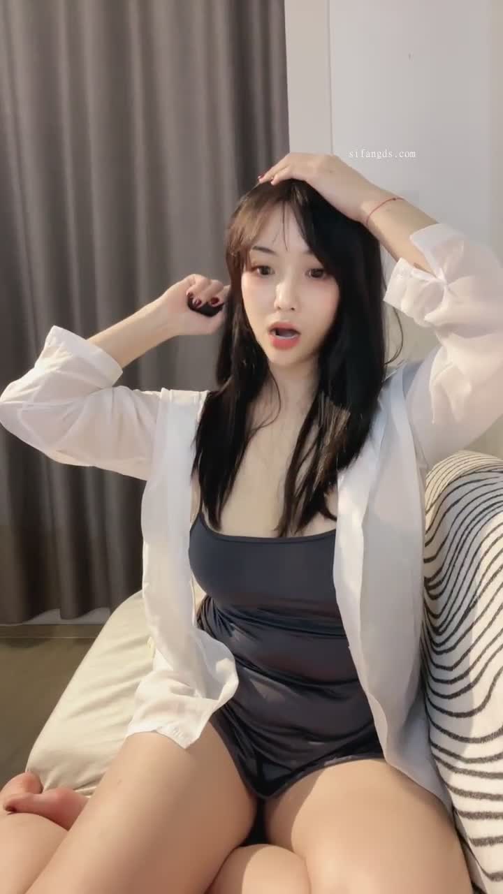 #卡卡啾咪 顶级大奶名媛 超级漂亮道具自慰~超爽