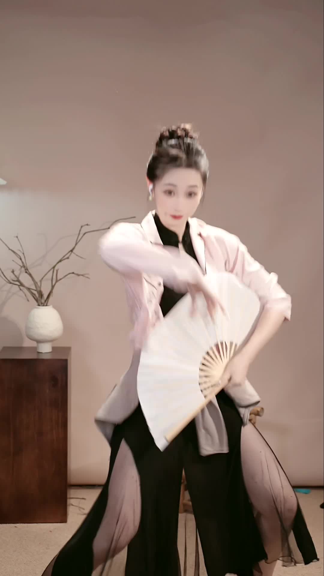 #柳云灿 #抖音 #舞蹈 #中国舞 @ikan_live 2024-11-23