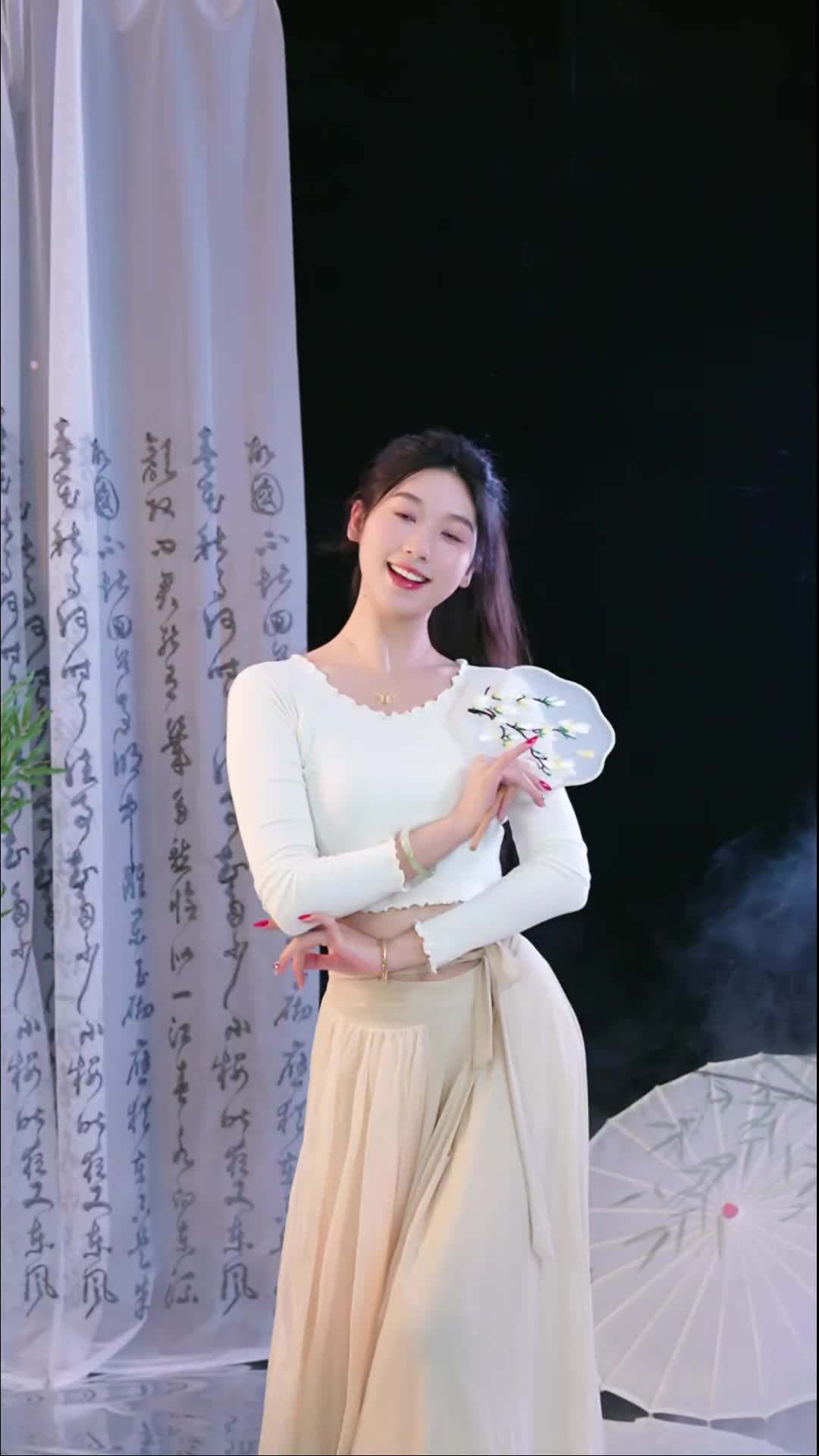 #徐婉婷 #抖音 #舞蹈 #中国舞 @ikan_live 2024-11-19