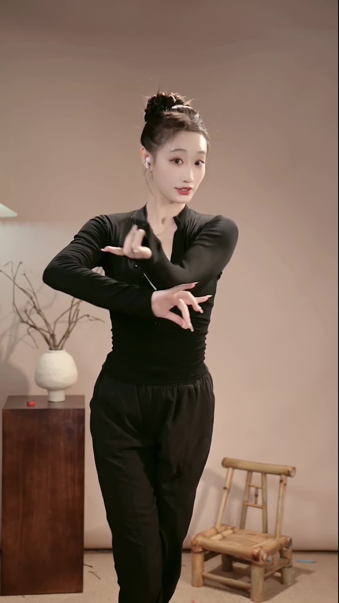 #柳云灿 #抖音 #舞蹈 #中国舞 @ikan_live 2024-11-20
