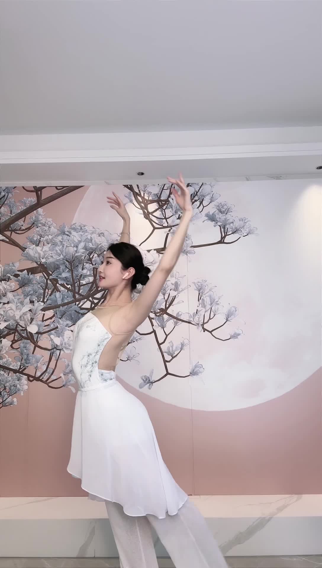 #中国舞_莹莹 #抖音 #舞蹈 #中国舞 @ikan_live 2024-11-19