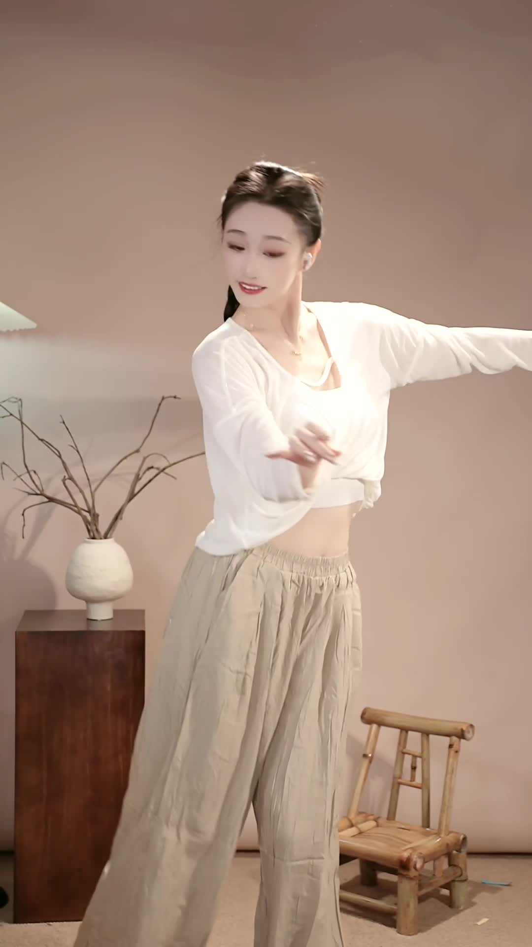 #柳云灿 #抖音 #舞蹈 #中国舞 @ikan_live 2024-11-18