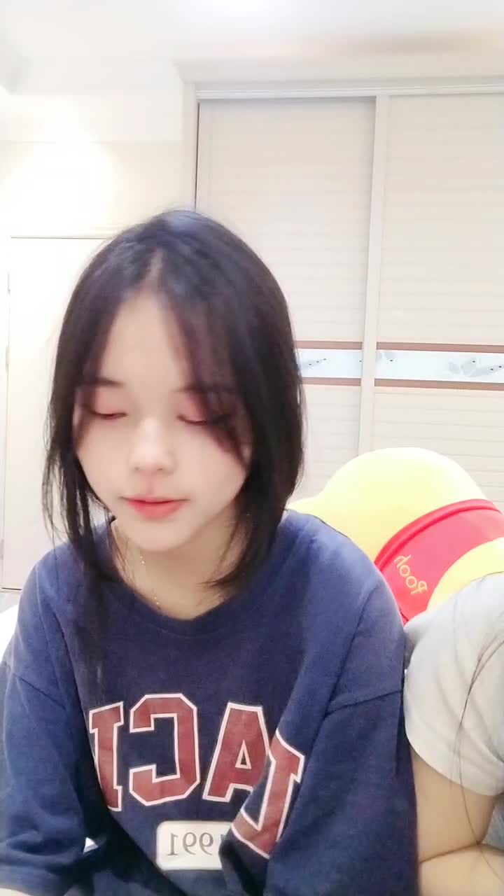 精神小妹直播大秀超超级合集17又是羡慕精神小伙的12天#精神小妹 #直播 #学生我要去给精神小伙当马仔了 可以轮到吗 我去推屁股也行啊