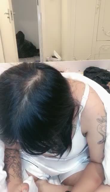 精神小妹直播大秀超超级合集17又是羡慕精神小伙的12天#精神小妹 #直播 #学生我要去给精神小伙当马仔了 可以轮到吗 我去推屁股也行啊