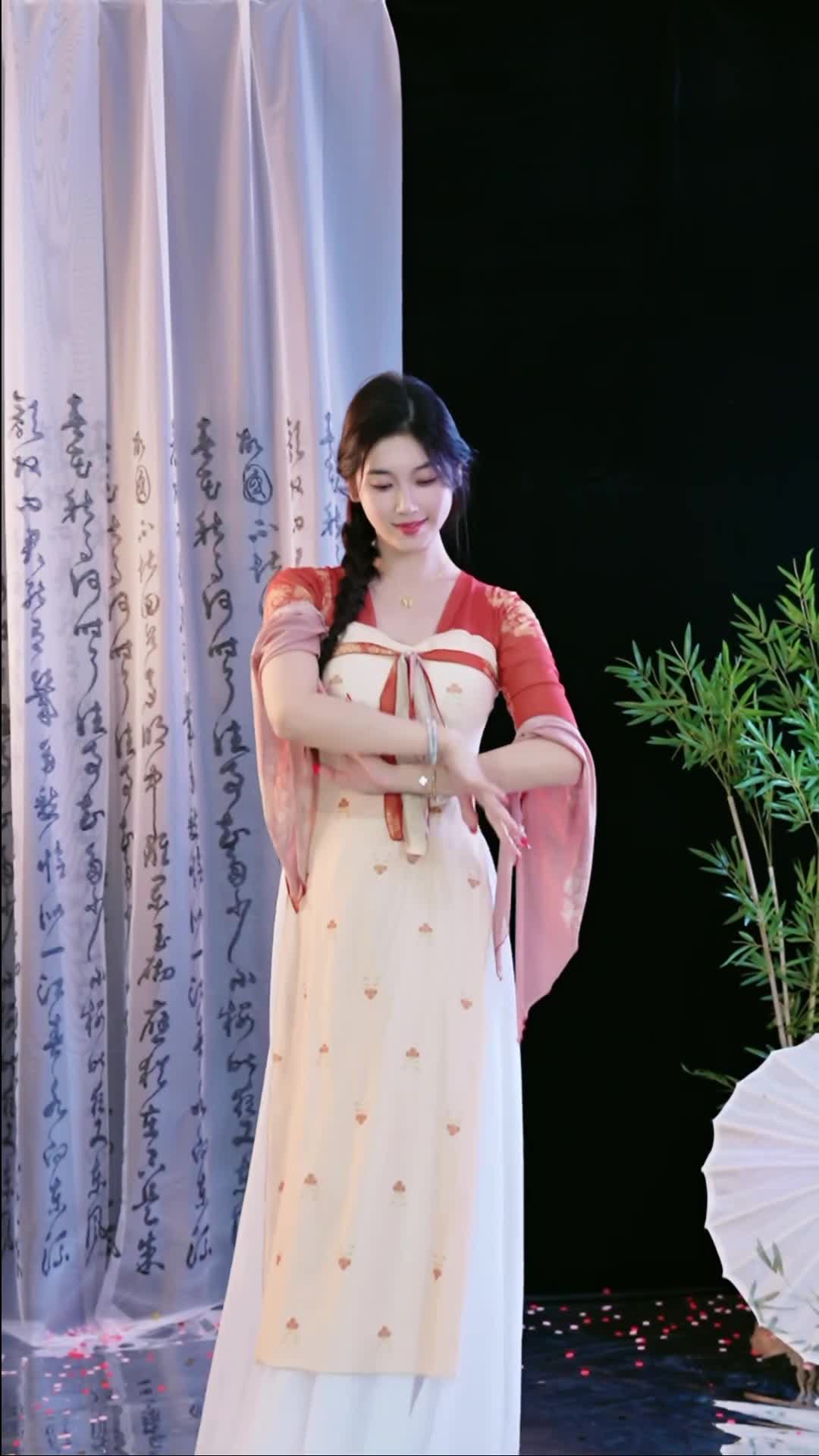 #徐婉婷 #抖音 #舞蹈 #中国舞 @ikan_live 2024-12-19