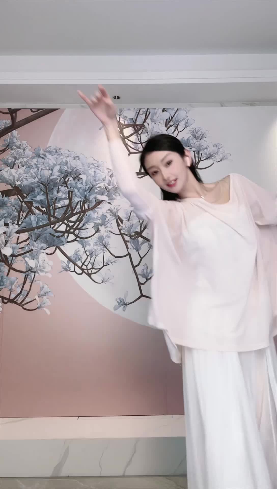 #中国舞_莹莹 #抖音 #舞蹈 #中国舞 @ikan_live 2024-12-19