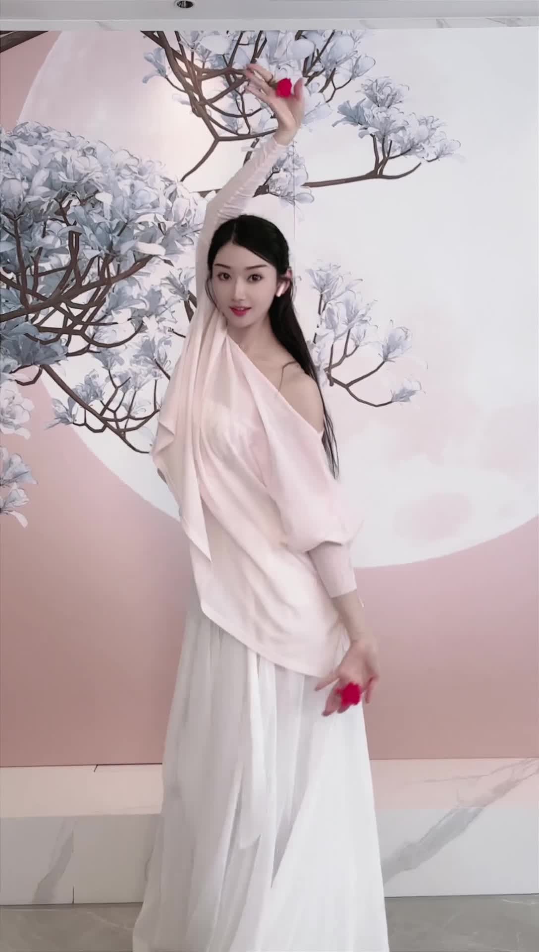 #中国舞_莹莹 #抖音 #舞蹈 #中国舞 @ikan_live 2024-12-14