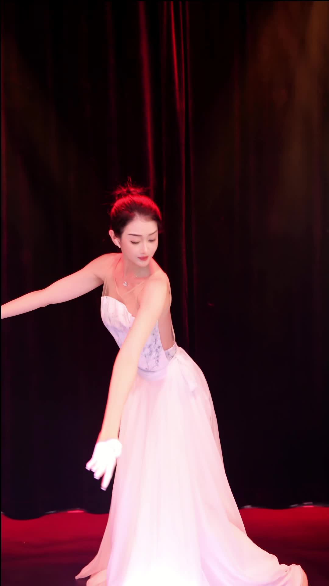 #中国舞_莹莹 #抖音 #舞蹈 #中国舞 @ikan_live 2024-02-10