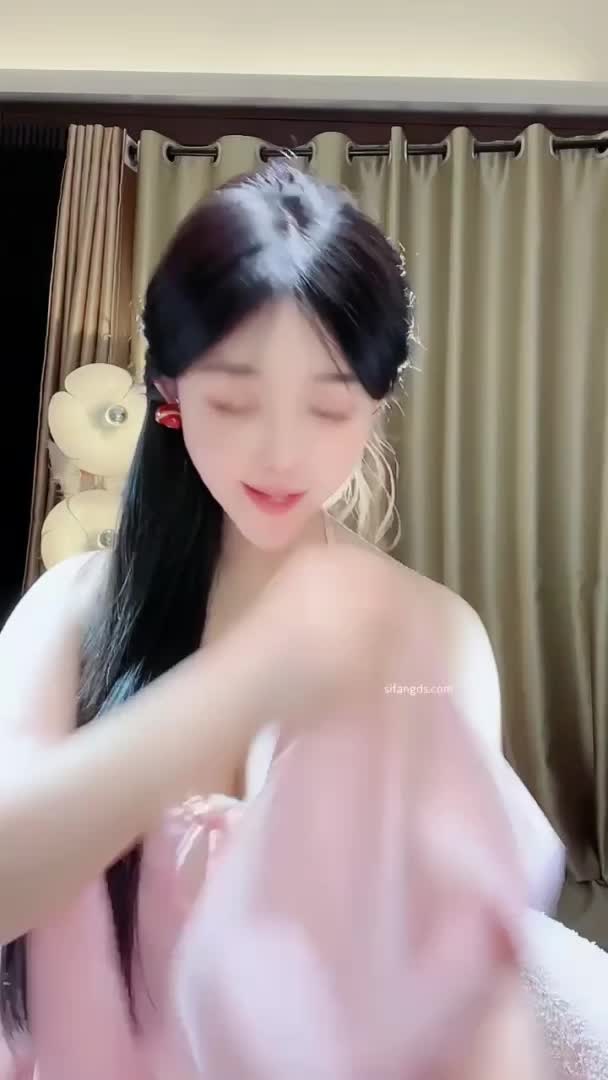 #小妲己 #安安妞 极品女神收费房滴蜡掰穴自慰裸舞 6V