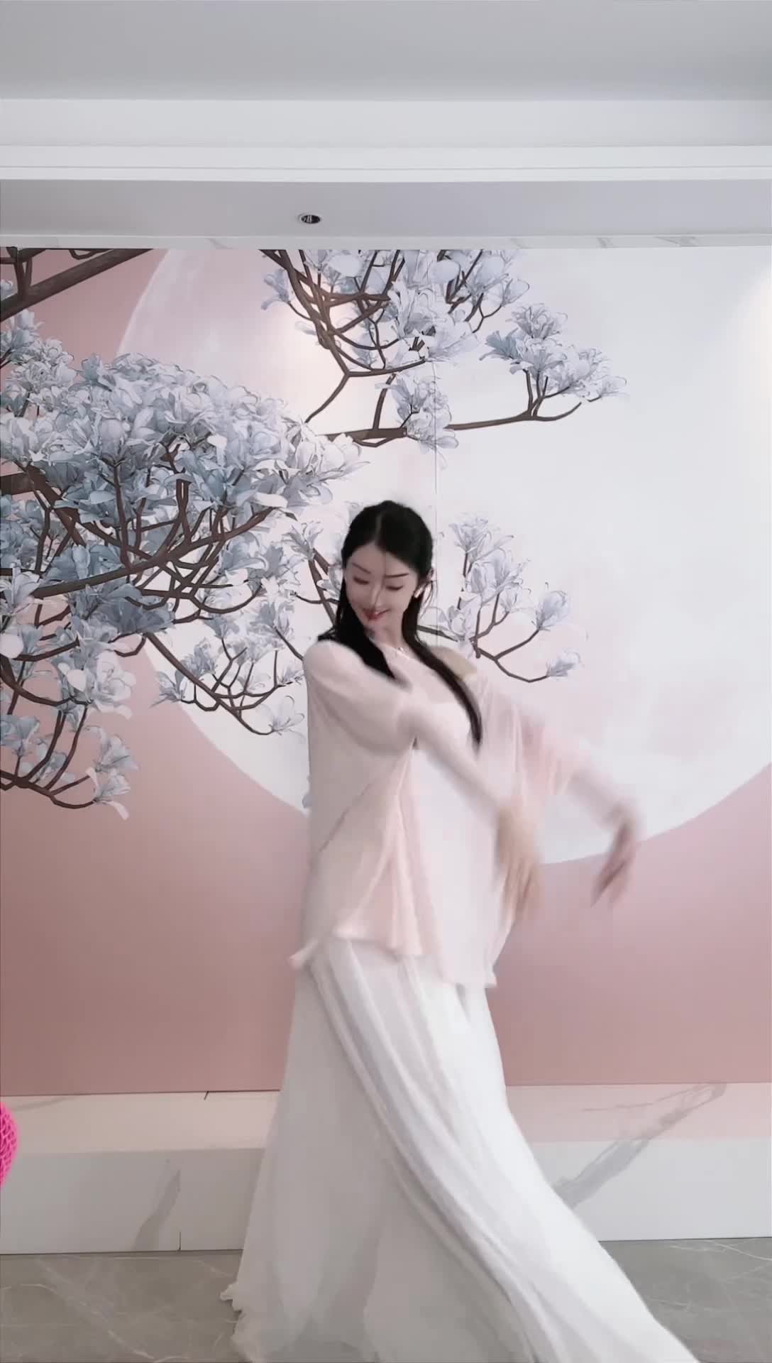 #中国舞_莹莹 #抖音 #舞蹈 #中国舞 @ikan_live 2024-12-14