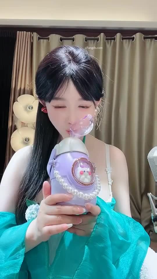 #小妲己 #安安妞 极品女神收费房滴蜡掰穴自慰裸舞 6V