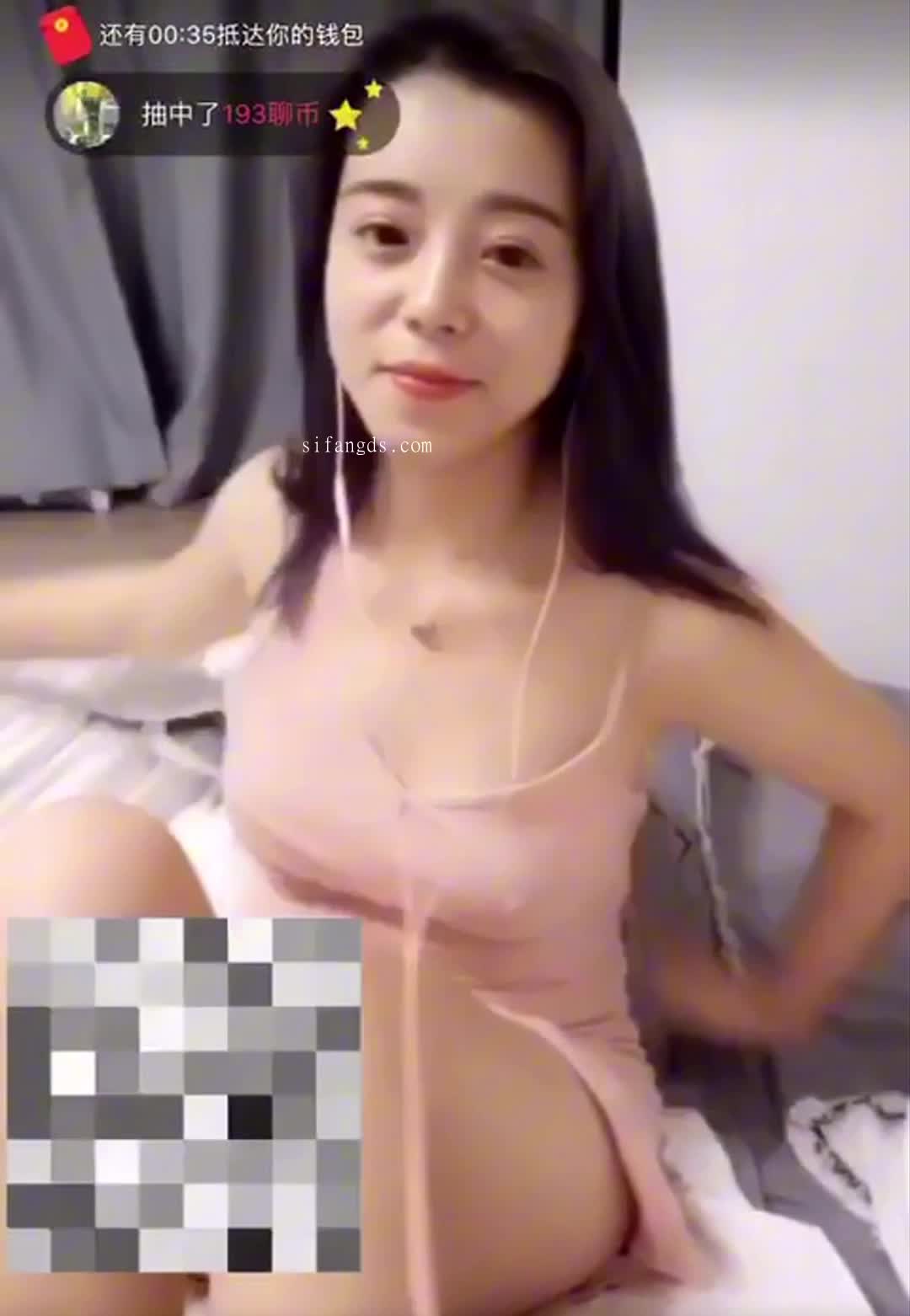 #视讯 #裸聊付费定制 反高颜差御姐嫩妹1V1自慰翻白眼吐舌新增：25V