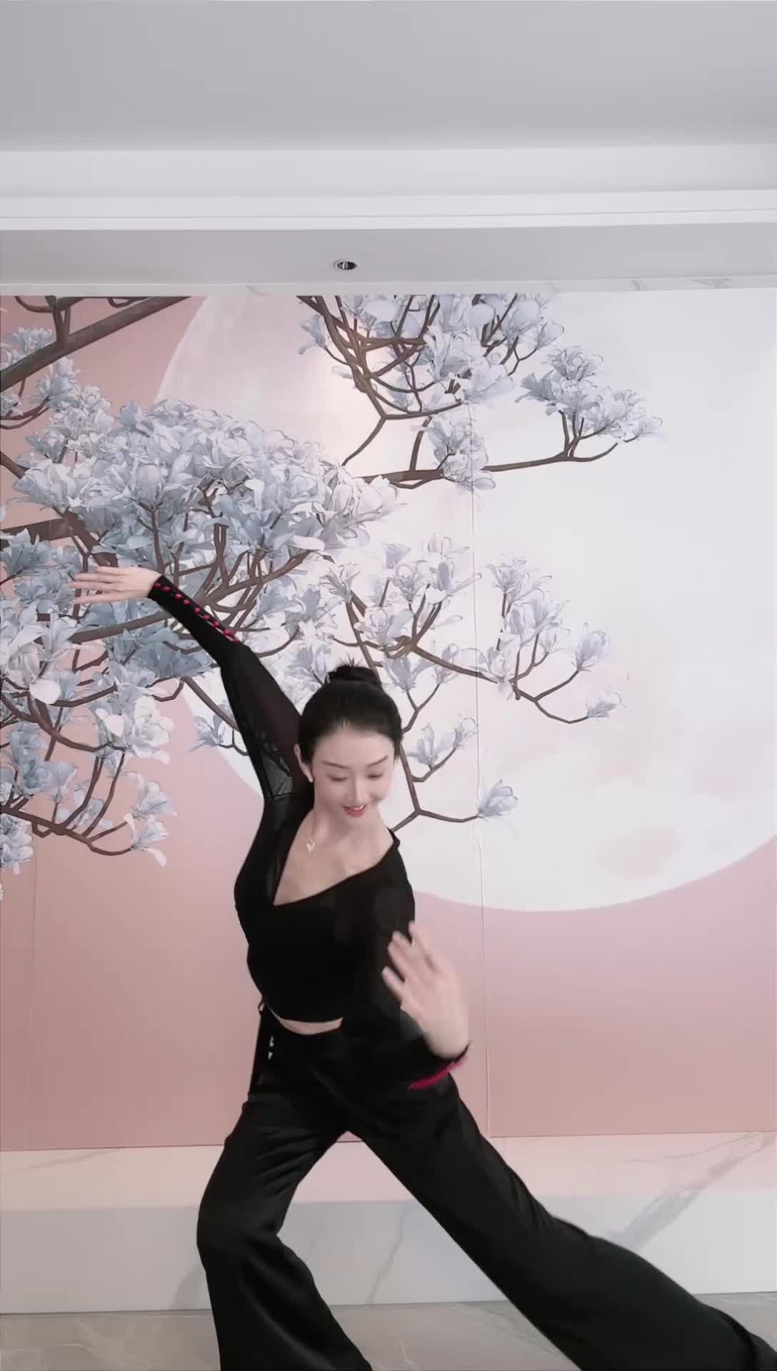 #中国舞_莹莹 #抖音 #舞蹈 #中国舞 @ikan_live 2024-12-16