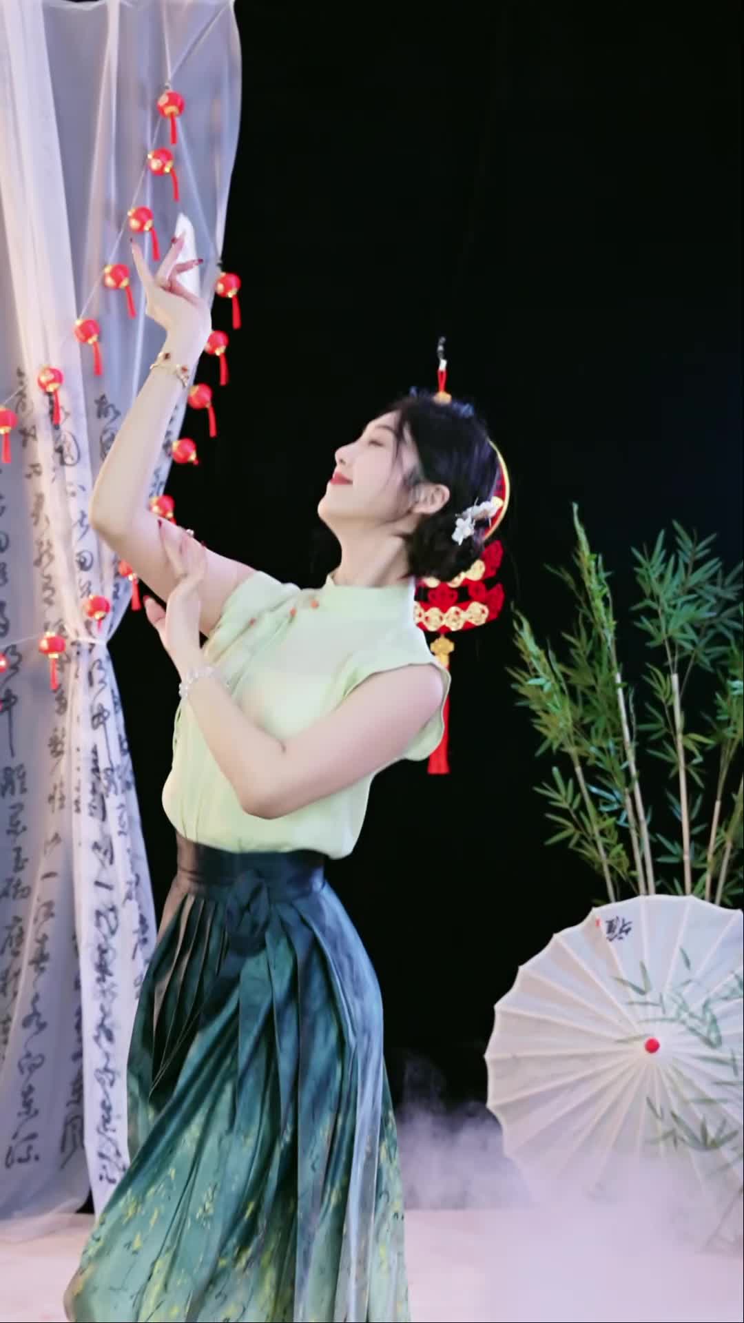 #婉儿 #抖音 #舞蹈 @ikan_live 2024-02-09