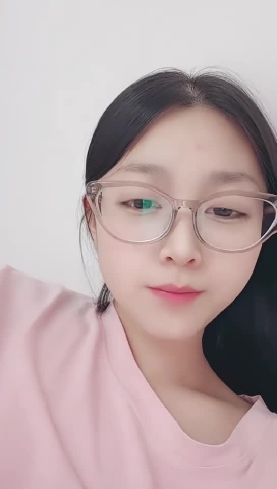 #小妲己 #小肉肉 眼镜妹美乳跳蛋自慰