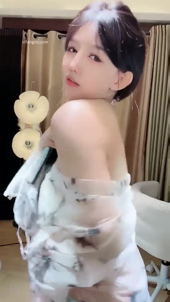 #小妲己 #安安妞 极品女神收费房滴蜡掰穴自慰裸舞 6V
