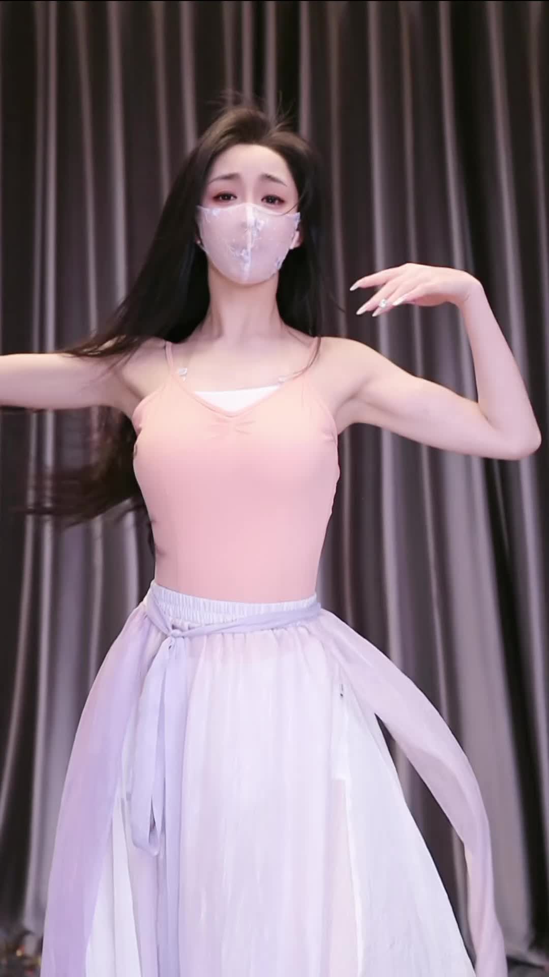 #花千小骨 #抖音 #舞蹈 #中国舞 @ikan_live 2024-02-07