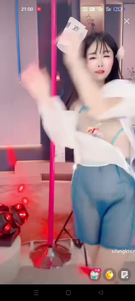 #抖音 #走光 #闪现 直播露穴 露毛 骚舞 闪现 露点超顶诱人【第1弹】️️️抖音众多美女主播各显神通 美女超多，懂得流量密码的主播才是好主播！抖音已逐渐沦陷 尺度是越来越大！ 闪现 擦边 影子舞紫薇 摸奶 层出不穷 ！ 无意的走光 若隐若现期待 看起来才刺激！细心观察才能发现小惊喜！本次的大合集内容有（闪现、露点、真空、PK、擦边、热舞等露点）一次性看过瘾