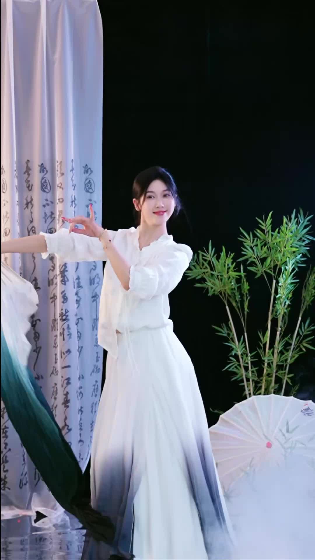 #徐婉婷 #抖音 #舞蹈 #中国舞 @ikan_live 2024-12-15