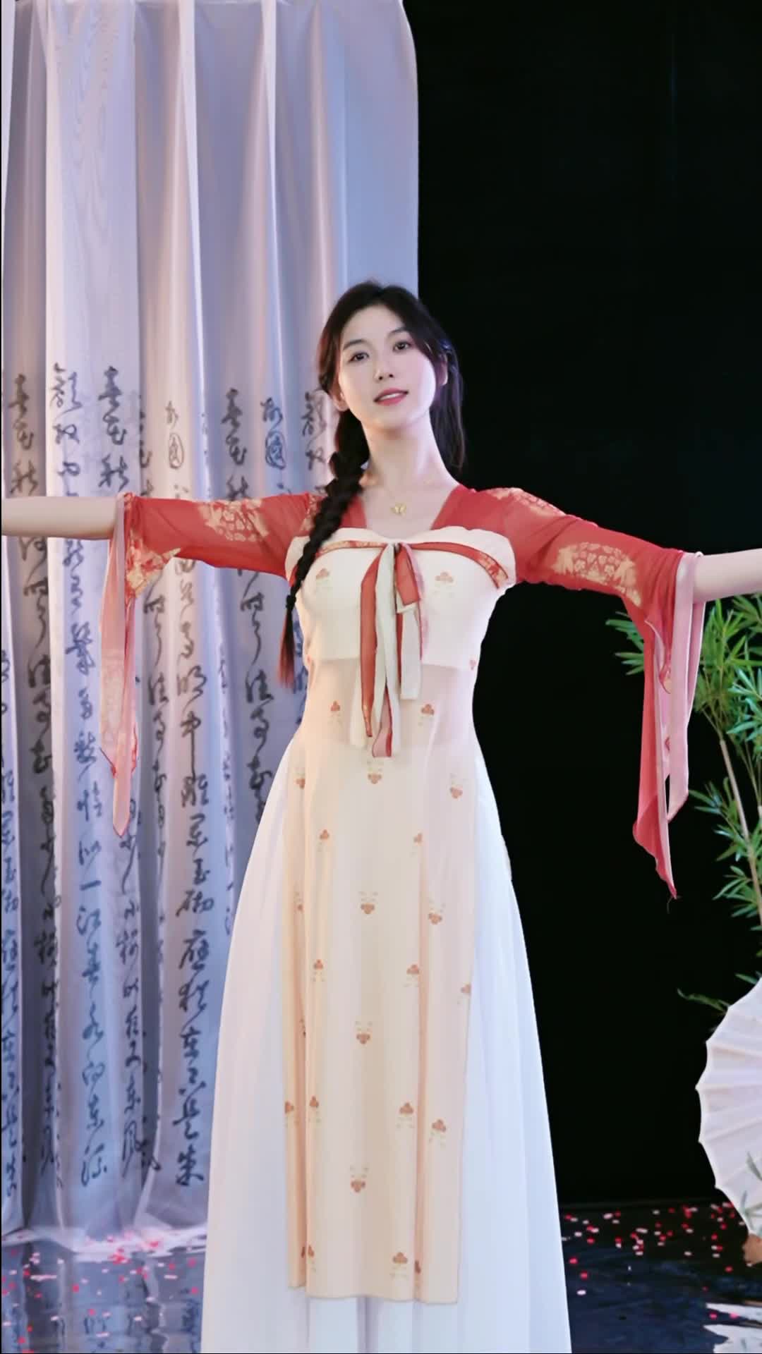 #徐婉婷 #抖音 #舞蹈 #中国舞 @ikan_live 2024-12-19