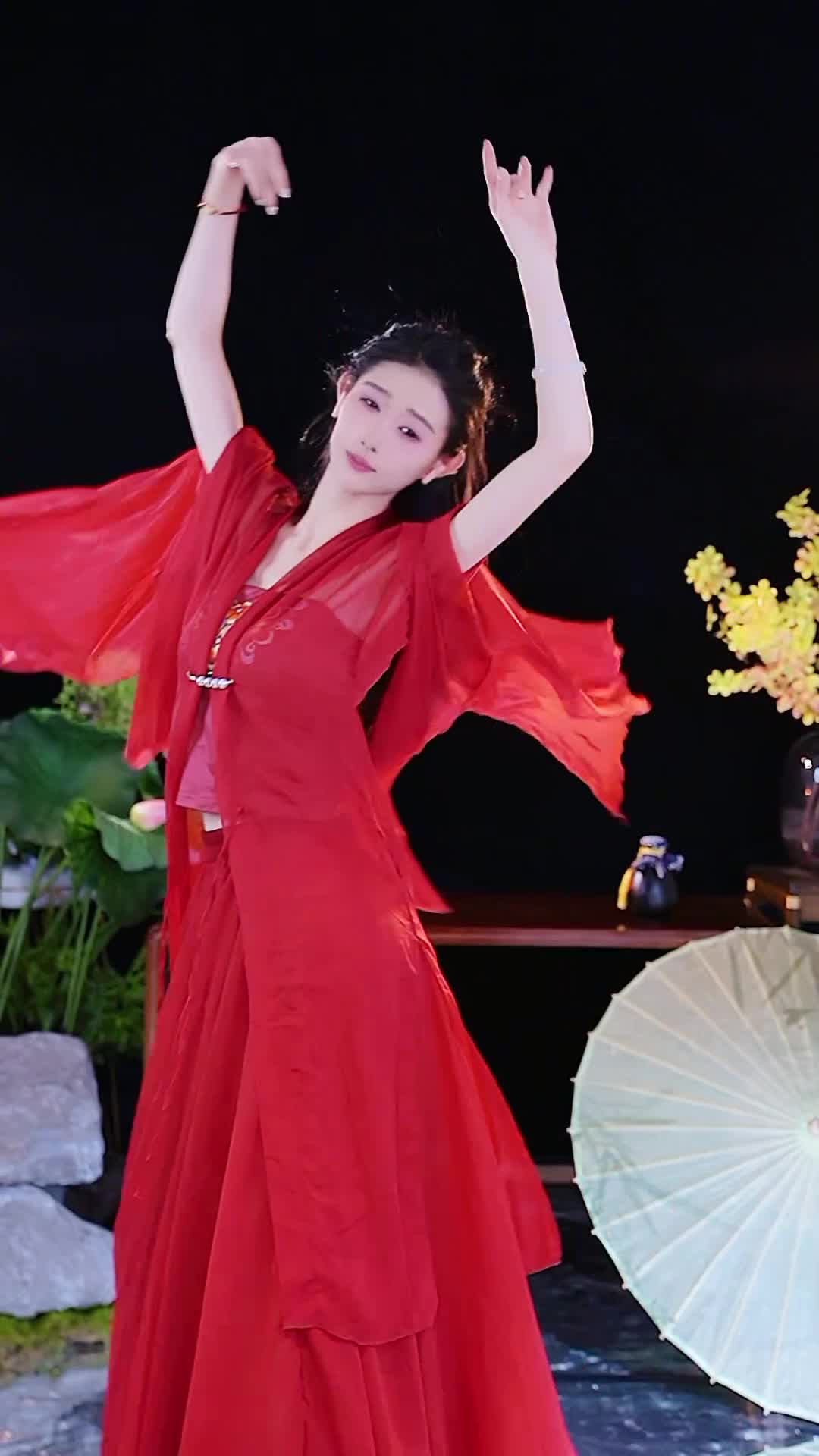 #思思 #抖音 #舞蹈 #中国舞 @ikan_live 2024-12-18