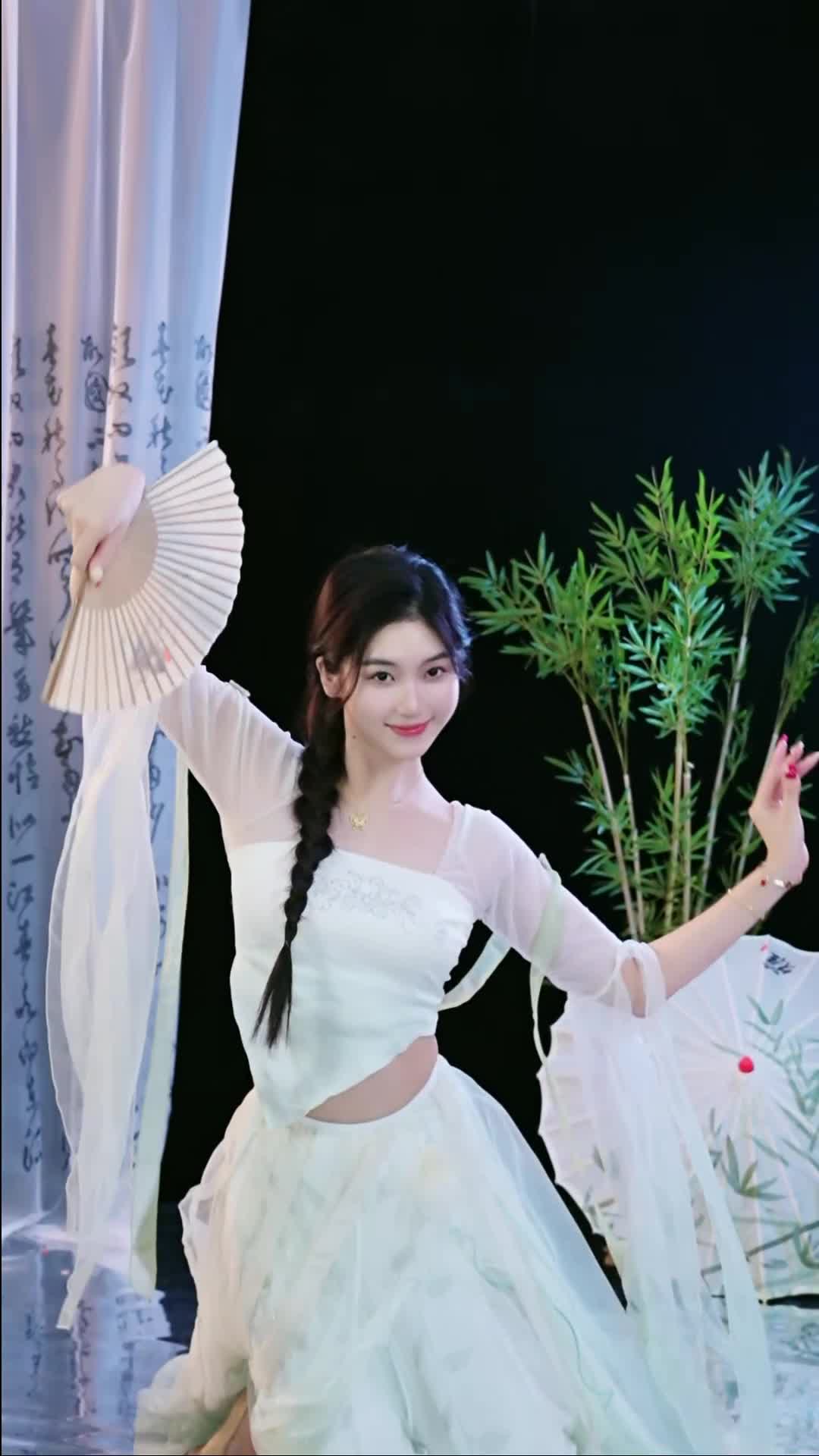 #徐婉婷 #抖音 #舞蹈 #中国舞 @ikan_live 2024-12-19