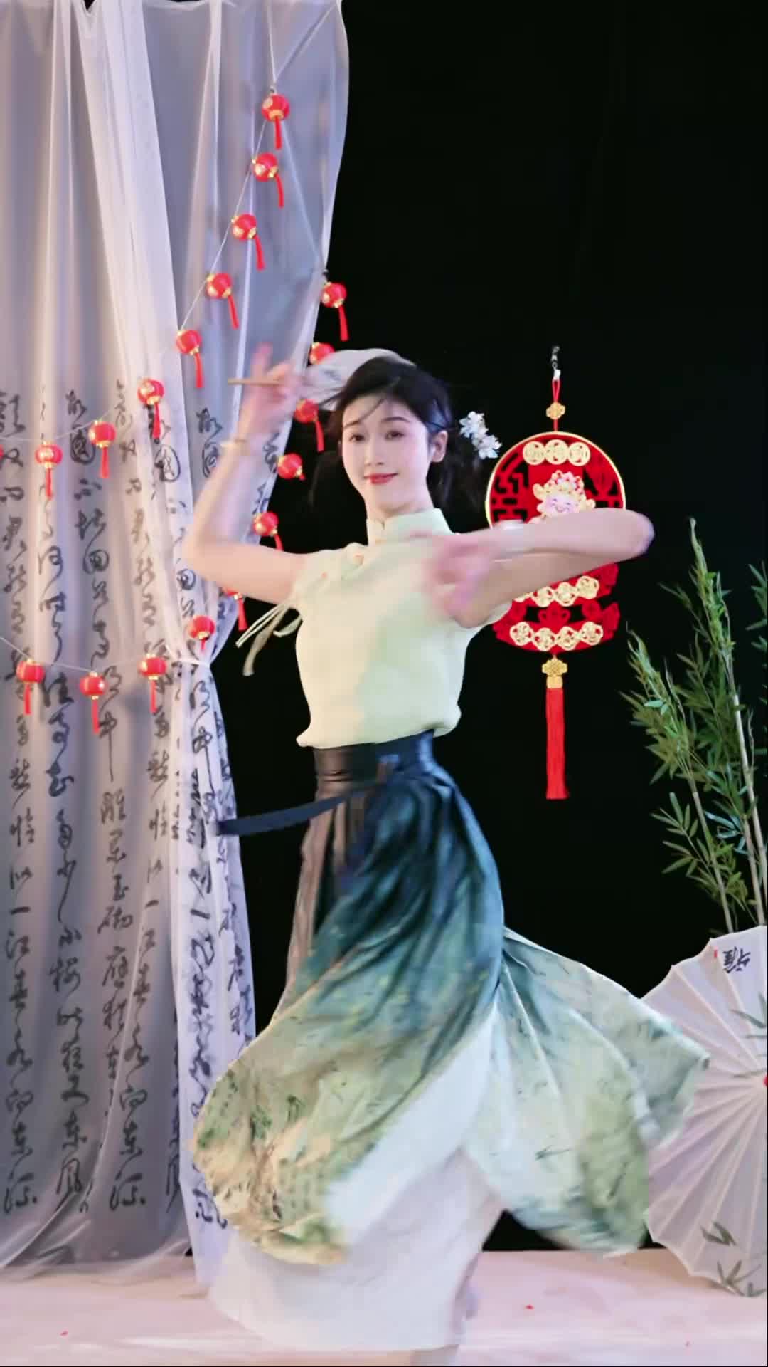 #婉儿 #抖音 #舞蹈 @ikan_live 2024-02-09
