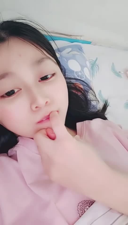 #小妲己 #小肉肉 眼镜妹美乳跳蛋自慰