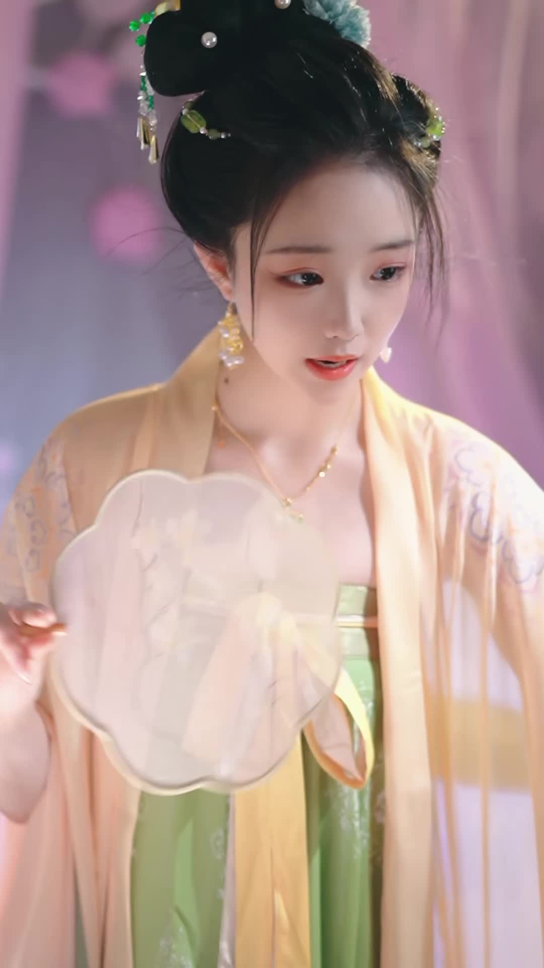 #馨馨baby #抖音 #舞蹈 #中国舞 @ikan_live 2024-12-18