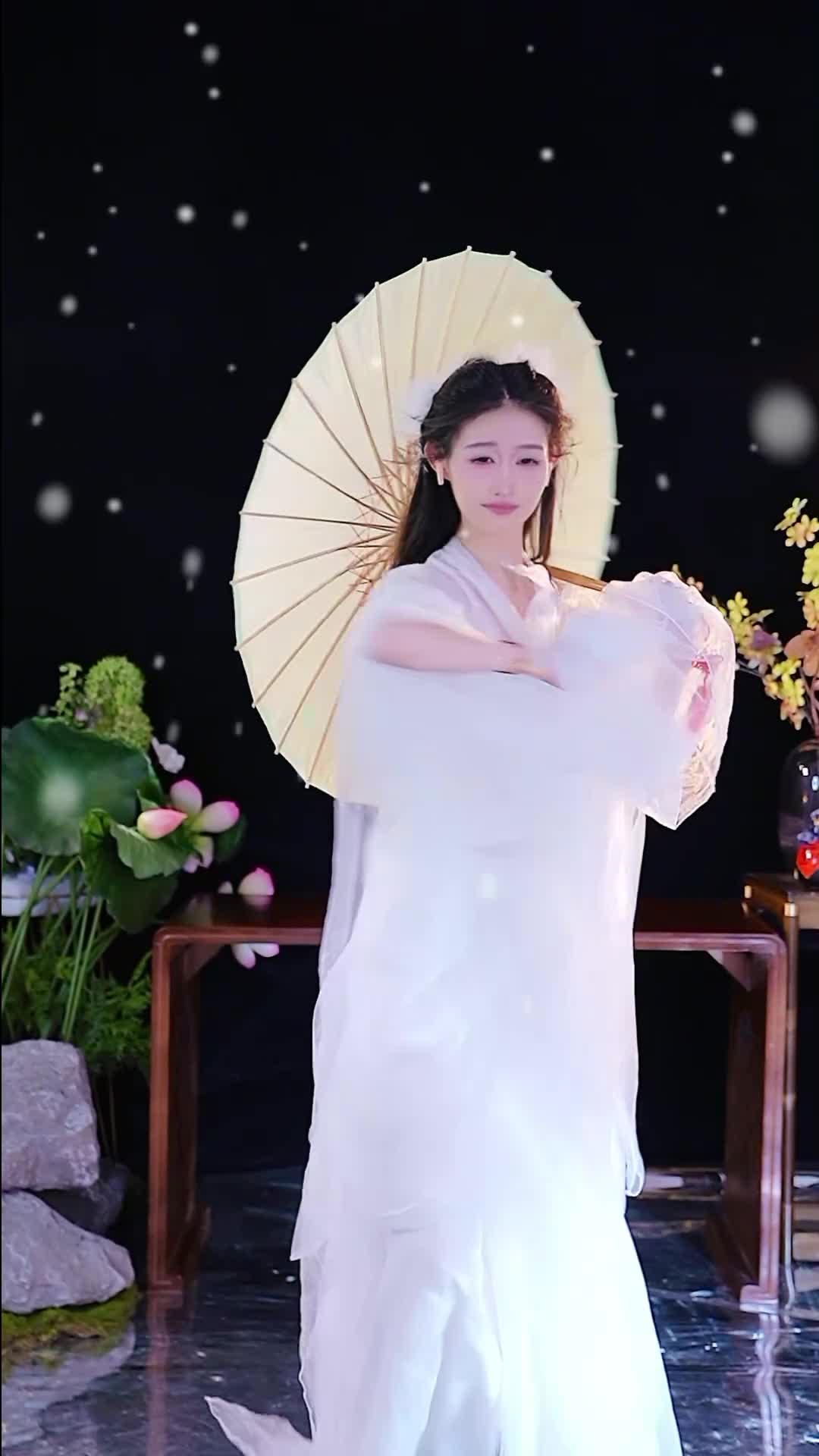 #思思 #抖音 #舞蹈 #中国舞 @ikan_live 2024-12-19