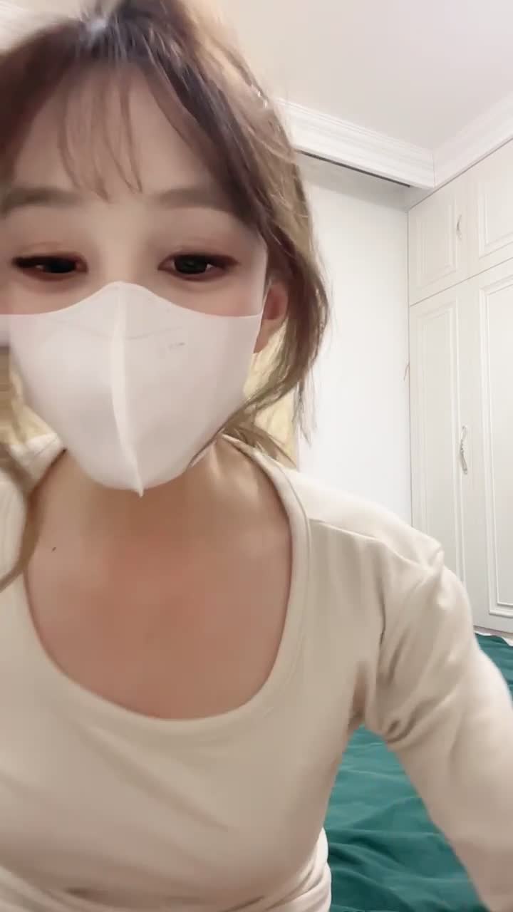 #小妲己 #18岁大一在校生在校大学生兼职一开始还是个安静乖乖女，画风逐渐变得淫荡！