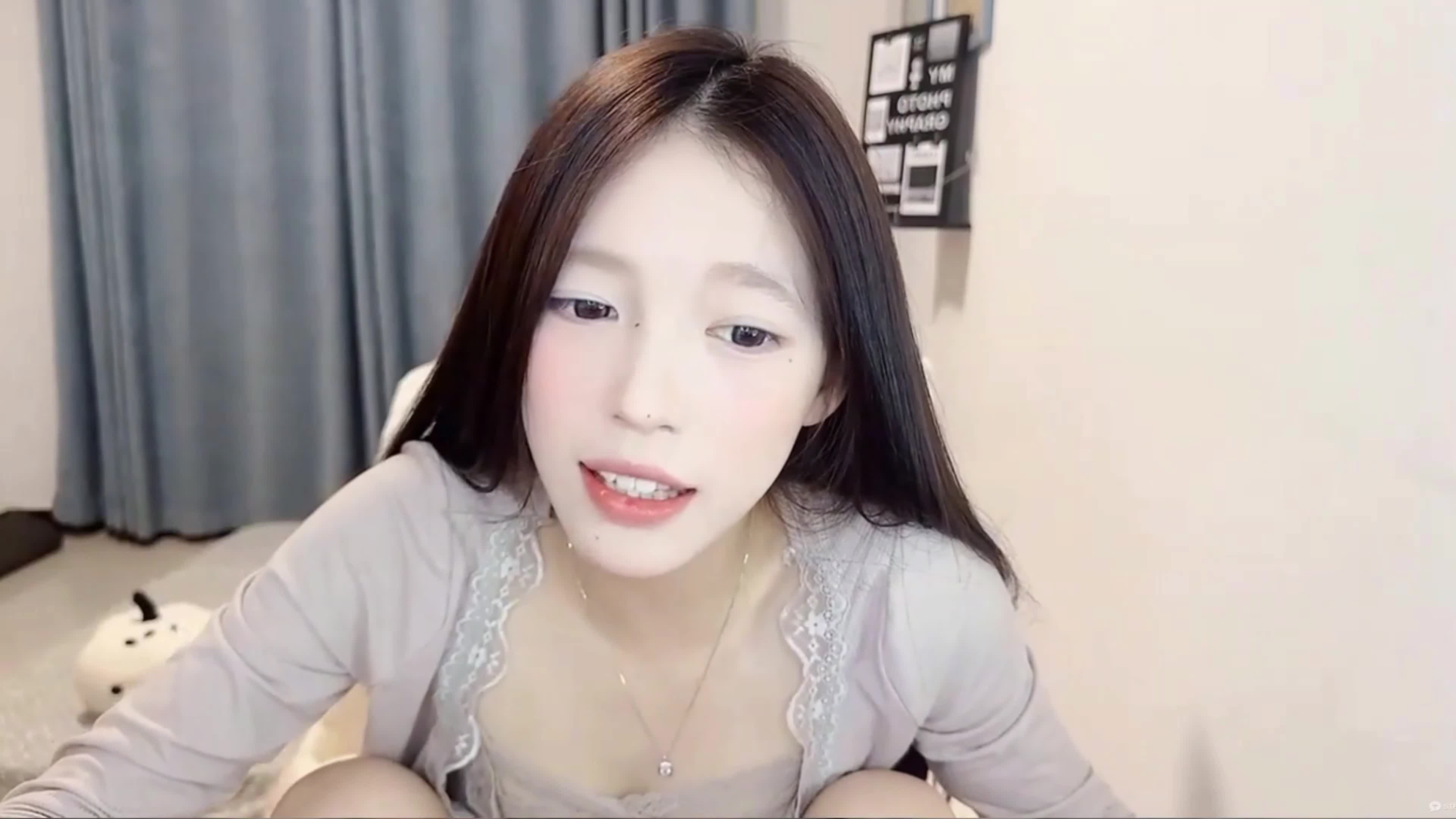 #Stripchat 都是极品，没一个凑活的！（第四期）#Bella-175  内群更新4小时 21V11