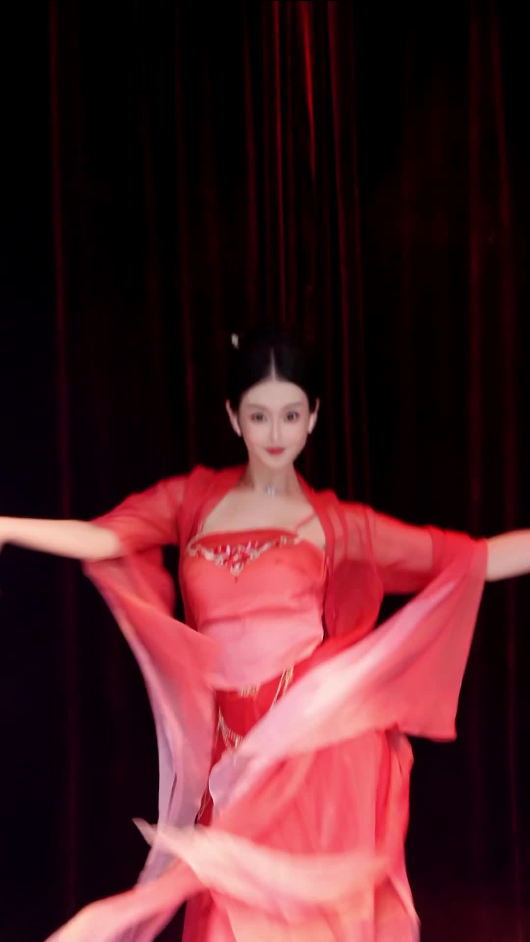 #中国舞_莹莹 #抖音 #舞蹈 #中国舞 @ikan_live 2025-03-06