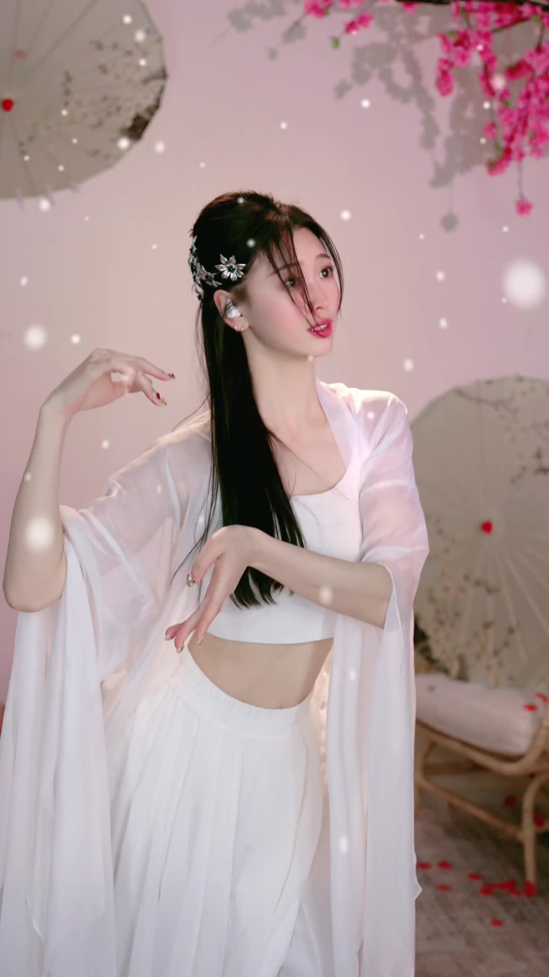#白鹭 #抖音 #舞蹈 #中国舞 @ikan_live 2024-02-22
