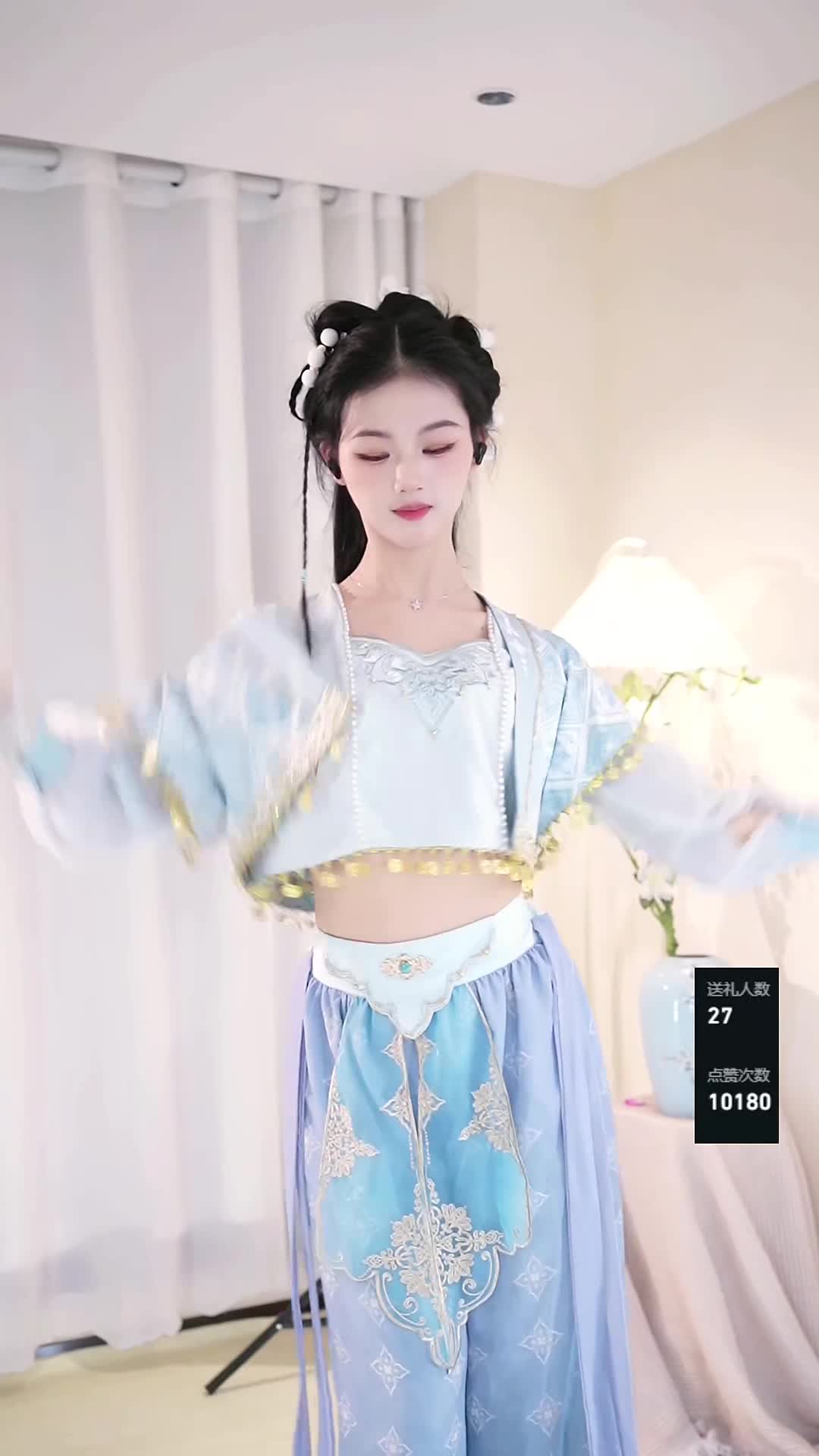 #柒柒 #抖音 #舞蹈 #中国舞 @ikan_live 2024-02-22
