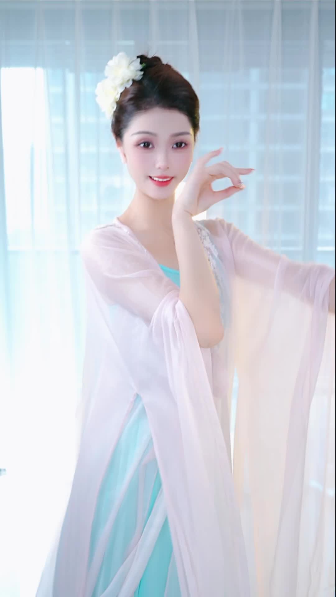 #温南汐 #抖音 #舞蹈 #中国舞 @ikan_live 2024-02-24