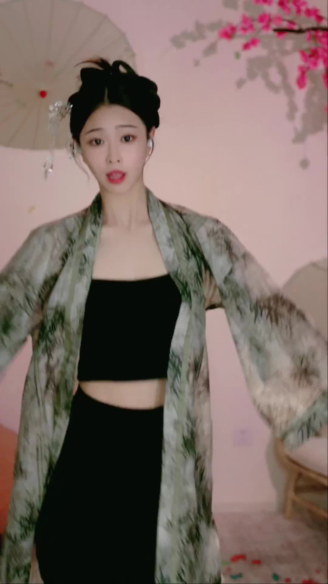 #白鹭 #抖音 #舞蹈 #中国舞 @ikan_live 2024-02-25