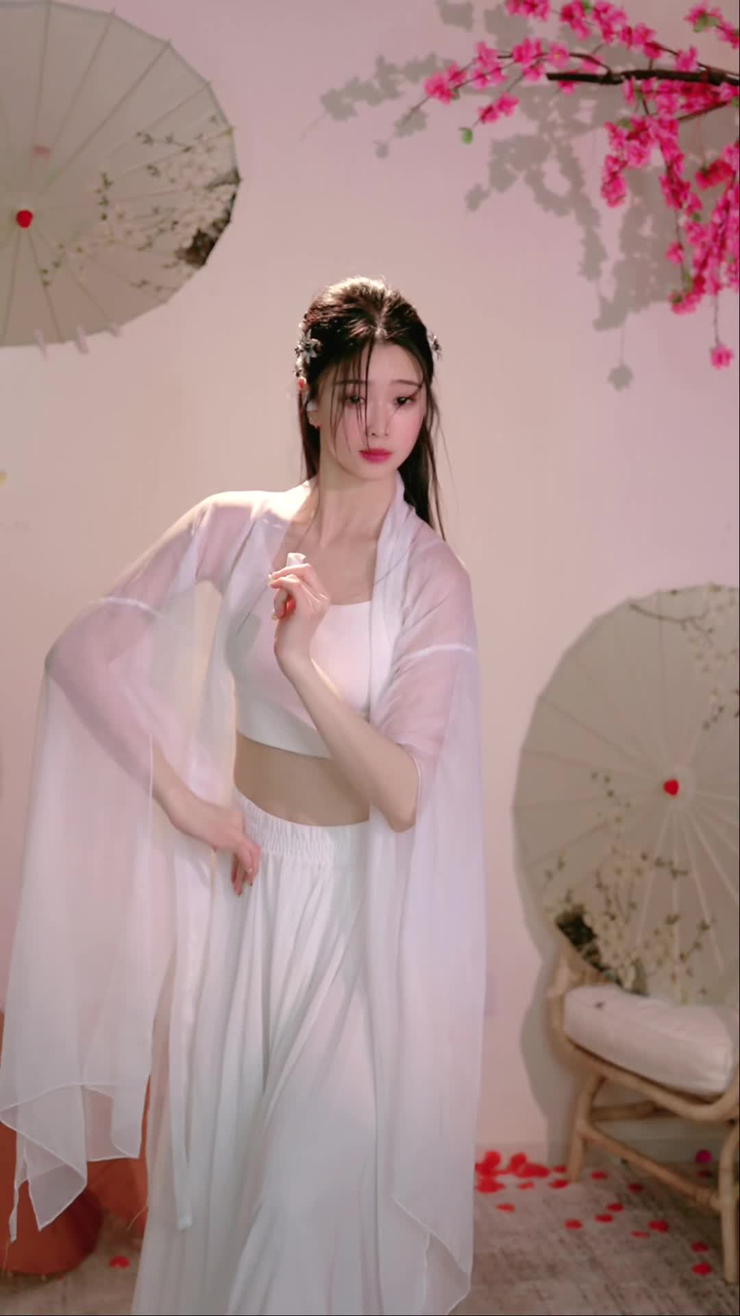#白鹭 #抖音 #舞蹈 #中国舞 @ikan_live 2024-02-22